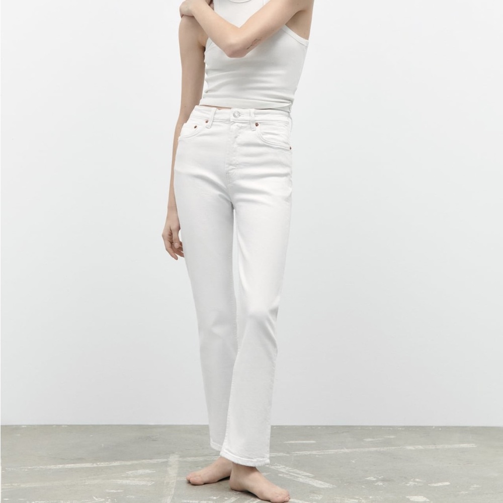 White Zara Jeans Size 4 (TRF high rise stove pipe jeans)